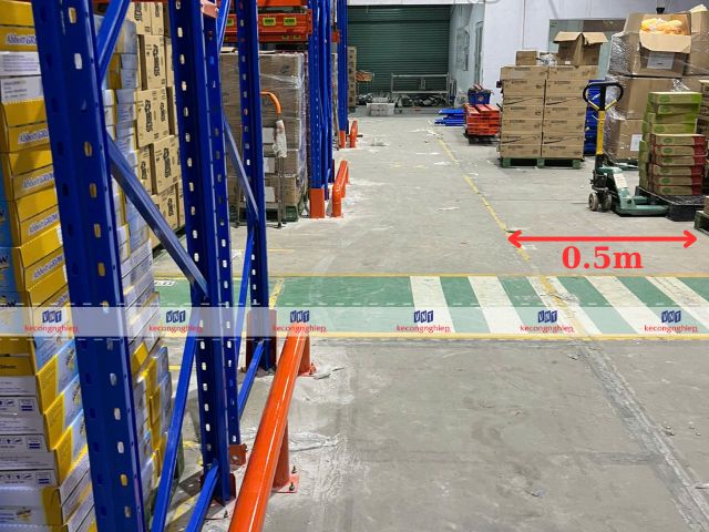 khoảng cách an toàn giữa lối đi và tường