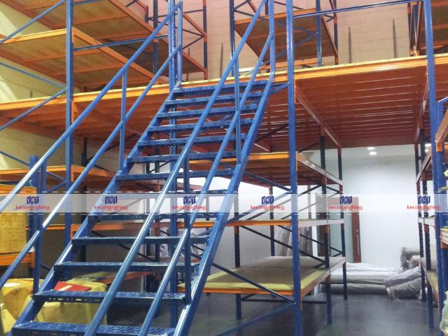 Sàn lửng kết hợp lắp đặt cho kho may mặc Sàn lửng kết hợp lắp đặt cho kho may mặc