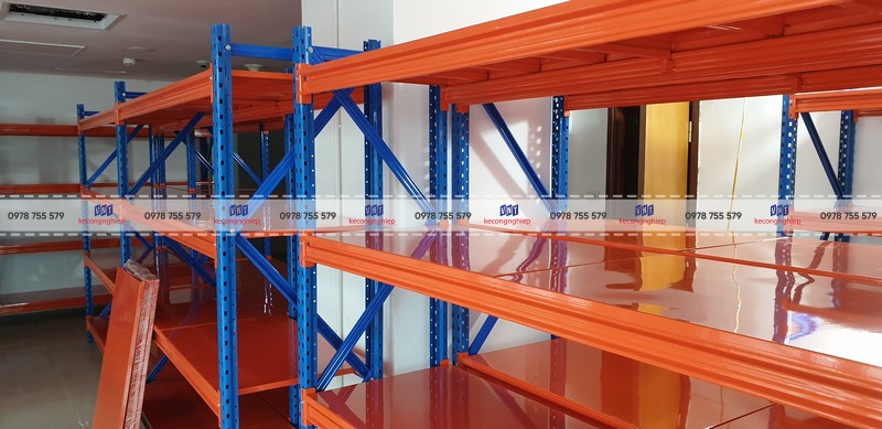 Kệ kho trung tải 3 tầng thiết kế bởi VNT Kệ kho trung tải 3 tầng thiết kế bởi VNT