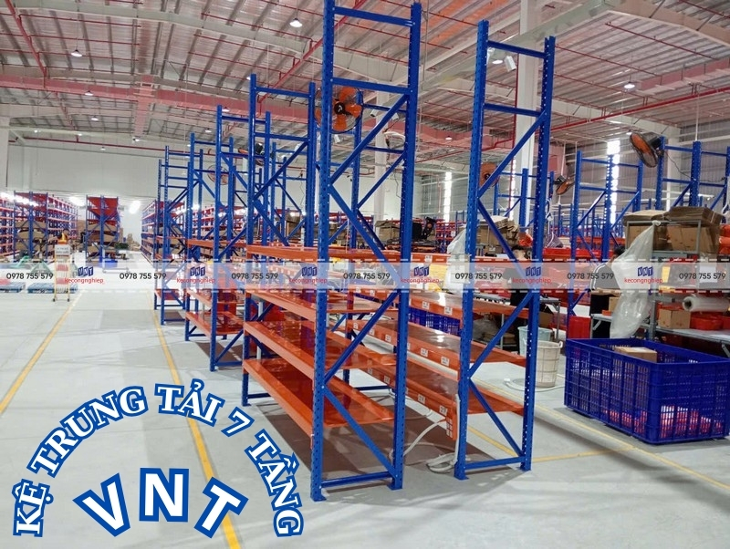 Kệ sắt trung tải 7 tầng được sản xuất bởi VNT Kệ sắt trung tải 7 tầng được sản xuất bởi VNT